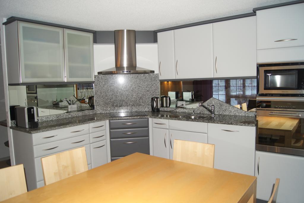Aramis 1 Apartment Лойкербад Екстериор снимка